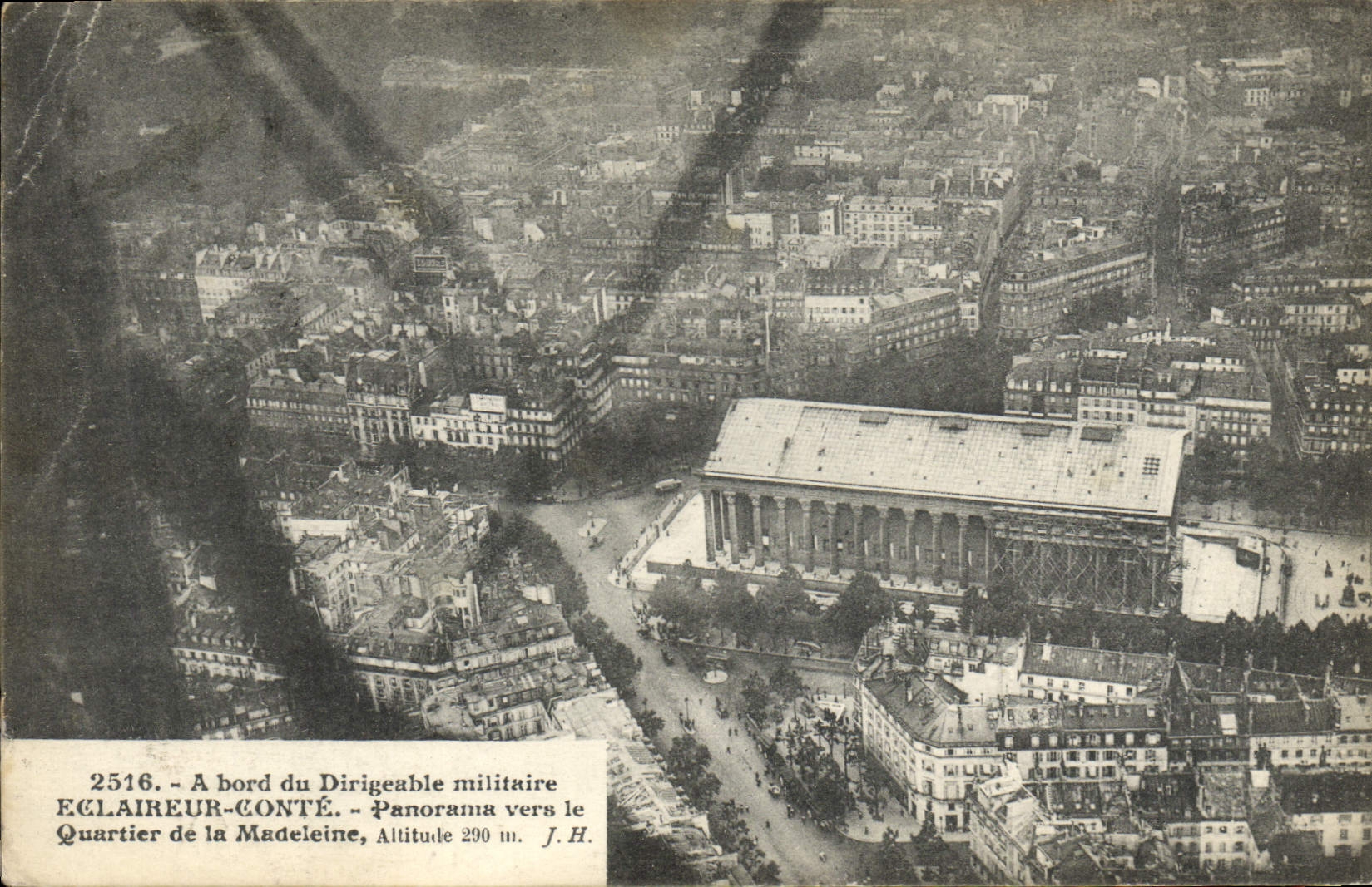 CPA Dirigeable Zeppelin a bord du dirigeale militaire Eclaireur Conte Panorama vers le quartier de la Madeleine