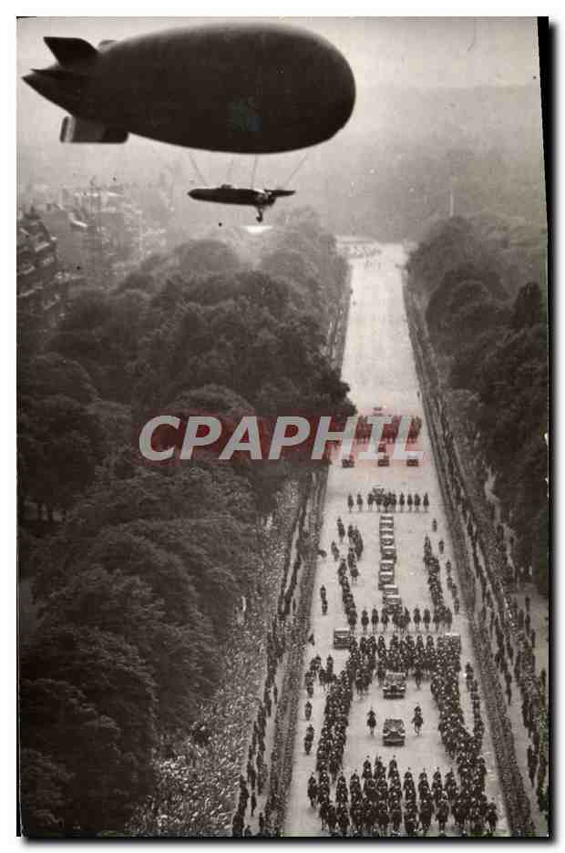 Photo Presse Fulgur Agence Rue de Valenciennes Paris Dirigeable Zeppelin 19 7 1938 Arc de Triomphe Cortege souverains 