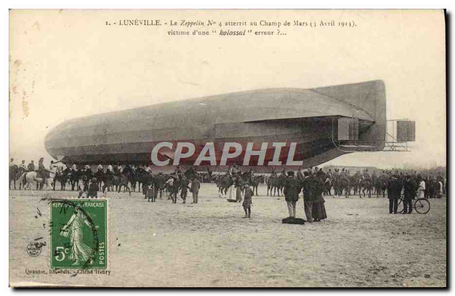 CPA Dirigeable Zeppelin Luneville atterrit au Champ de Mars Paris 