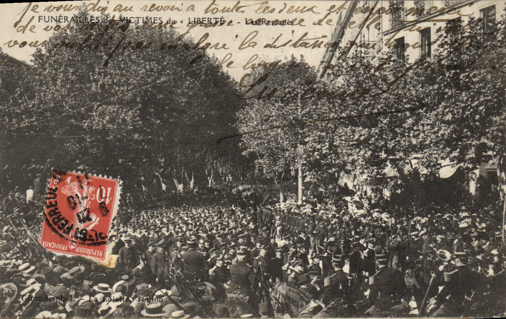 Funérailles des victimes de la « Liberté » — Les Rescapés — Girond, phot. — La Colette, Fardon