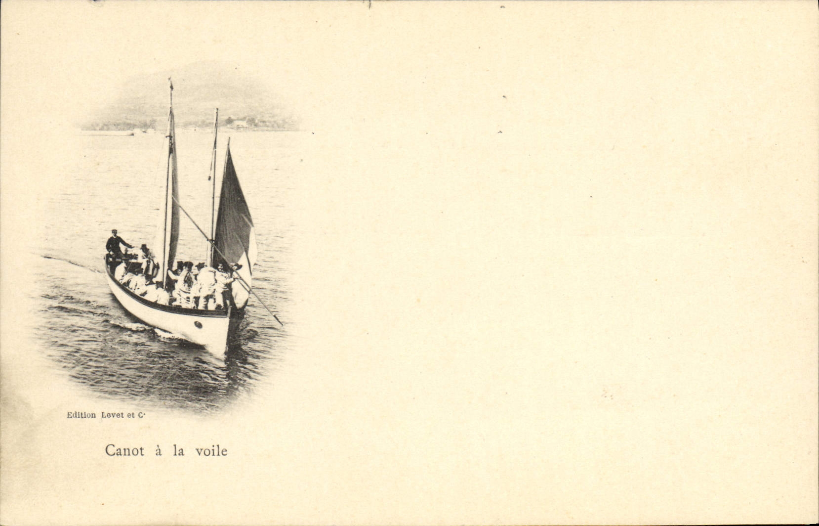 CPA Bateau Guerre Canot a la voile Barque