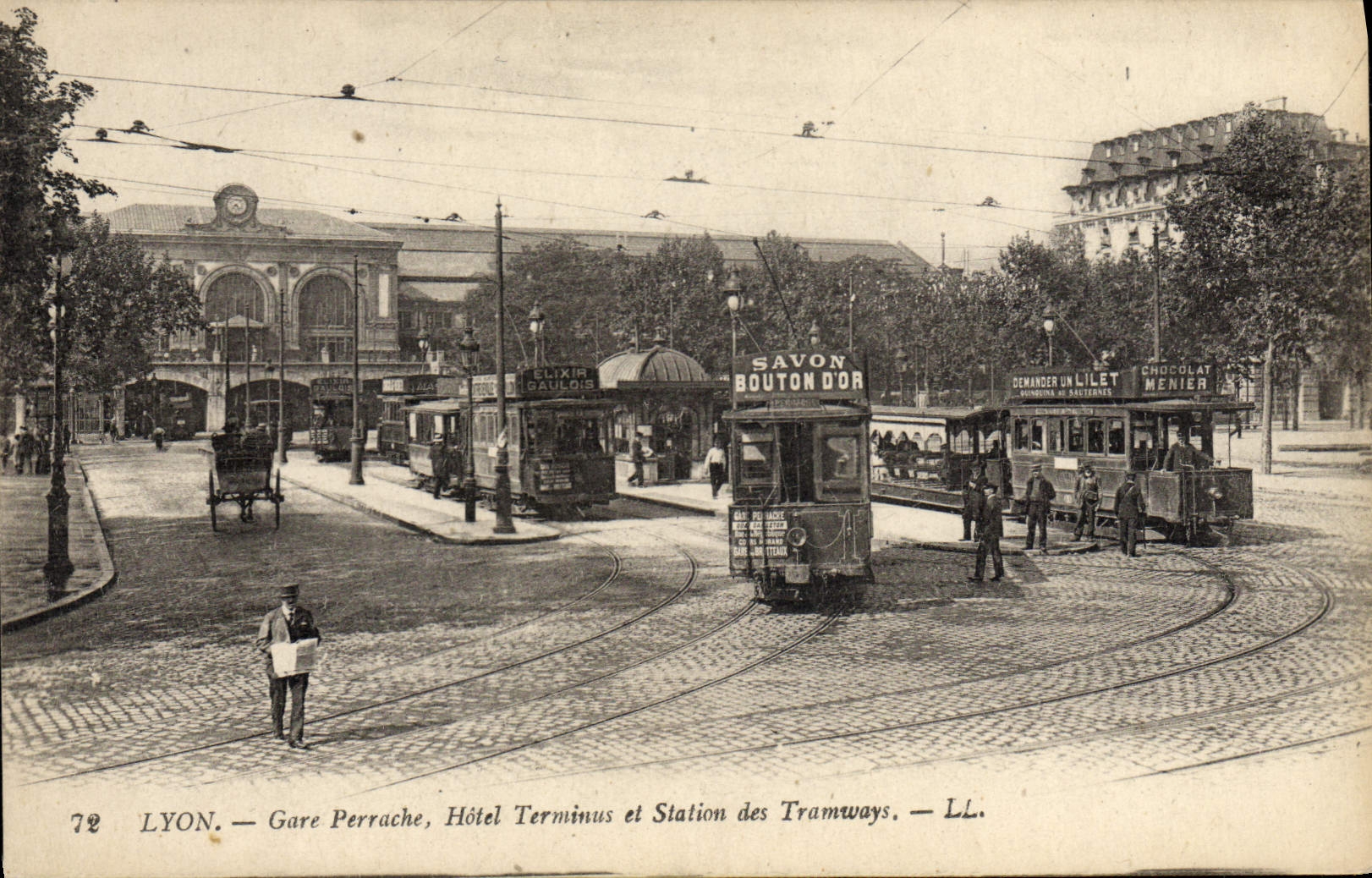 CPA Tramway Lyon Gare Perrache Hotel Terminus et station des Tramways 