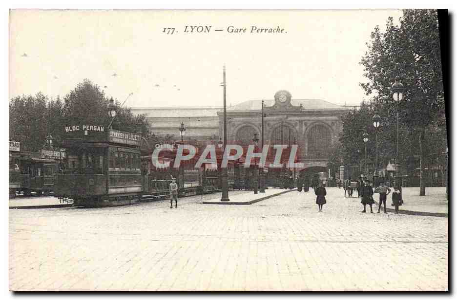 CPA Tramway Lyon Gare Perrache Bloc Persan Olibet