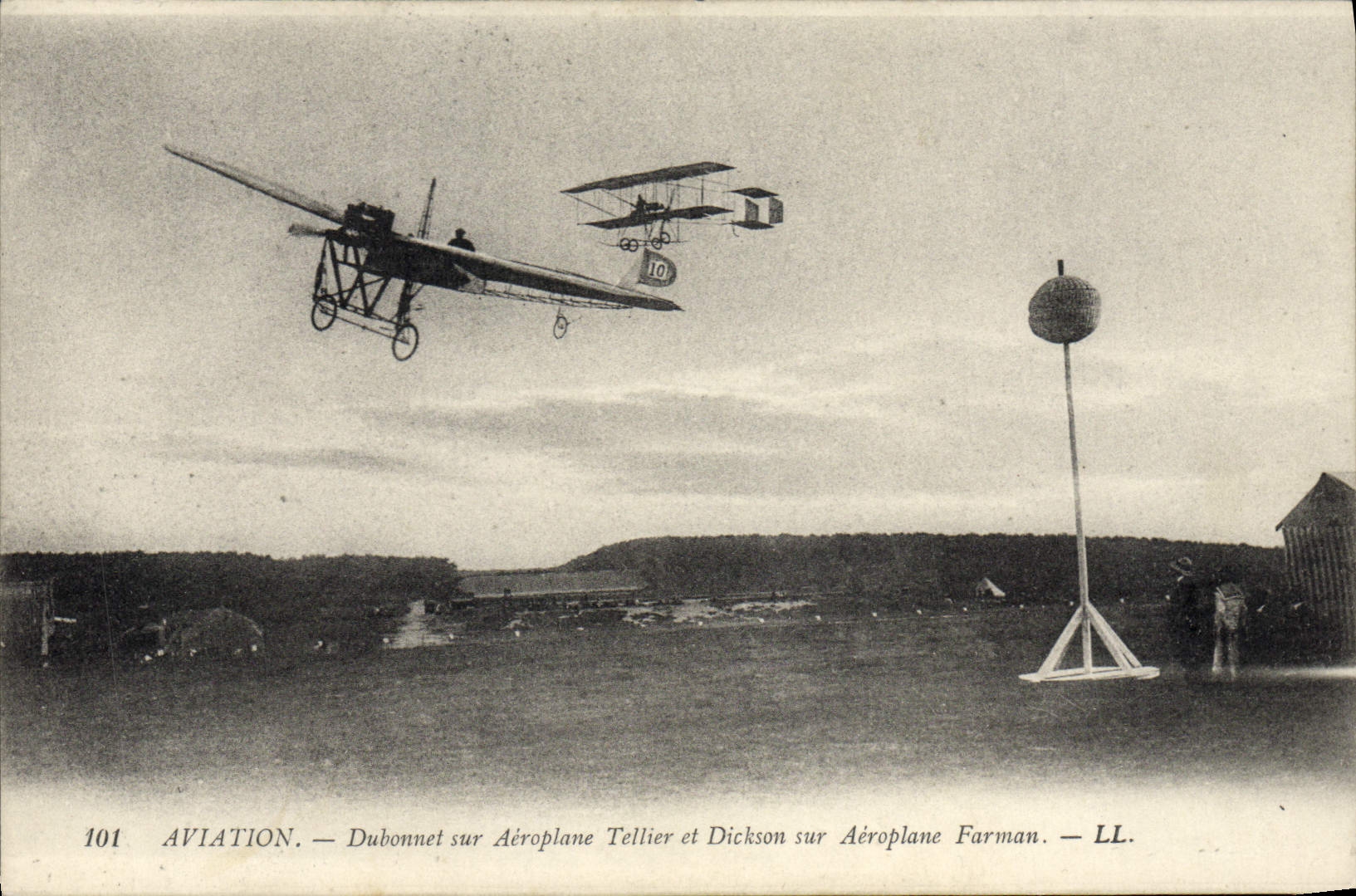 CPA Avion Aviation Dubonnet sur aeroplane Tellier et Dickson sur aeroplane Farman 