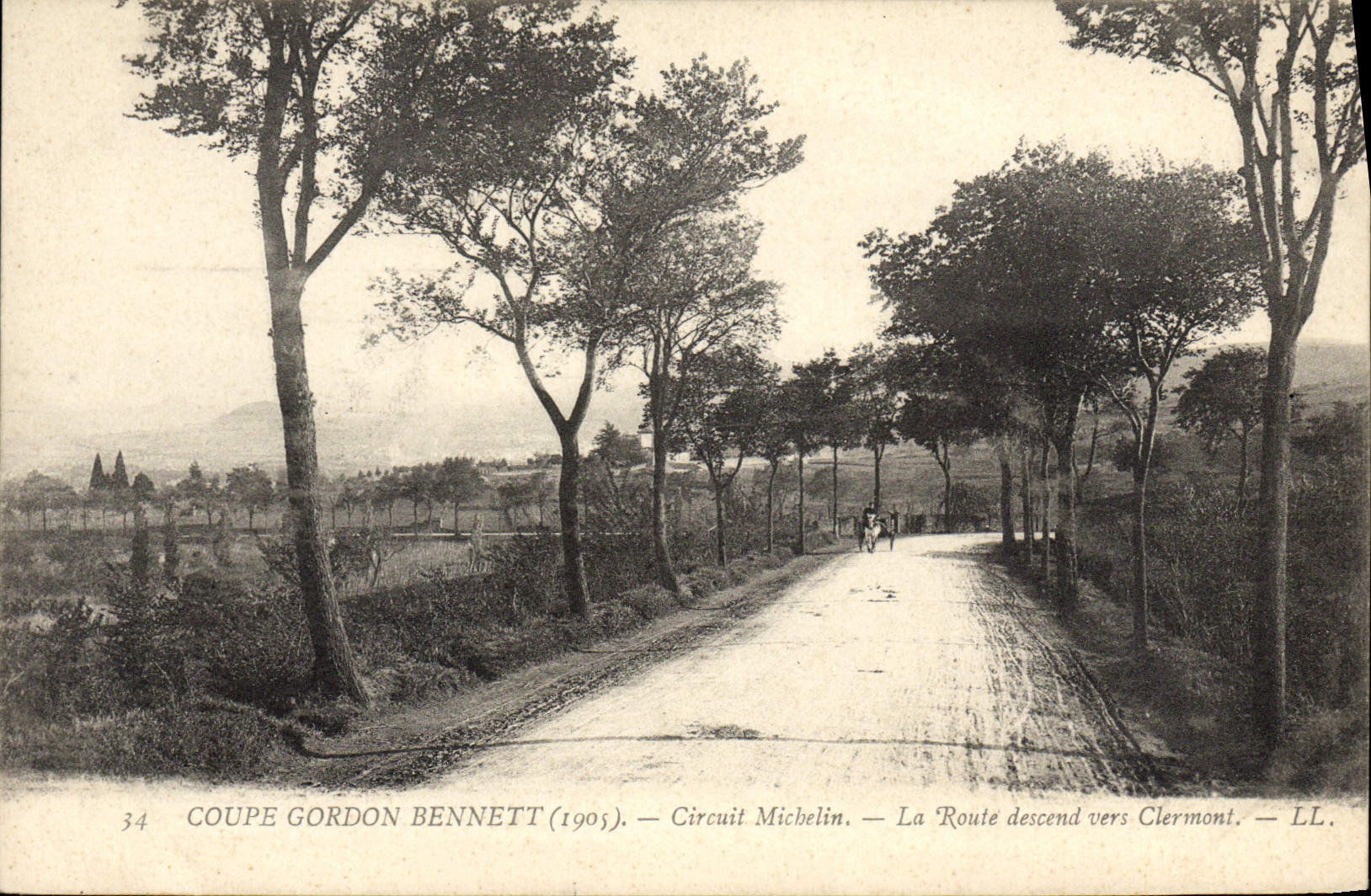 CPA Automobile Circuit d'Auvergne Coupe Gordon Bennett 1905 Circuit Michelin La route descend vers Clermont 