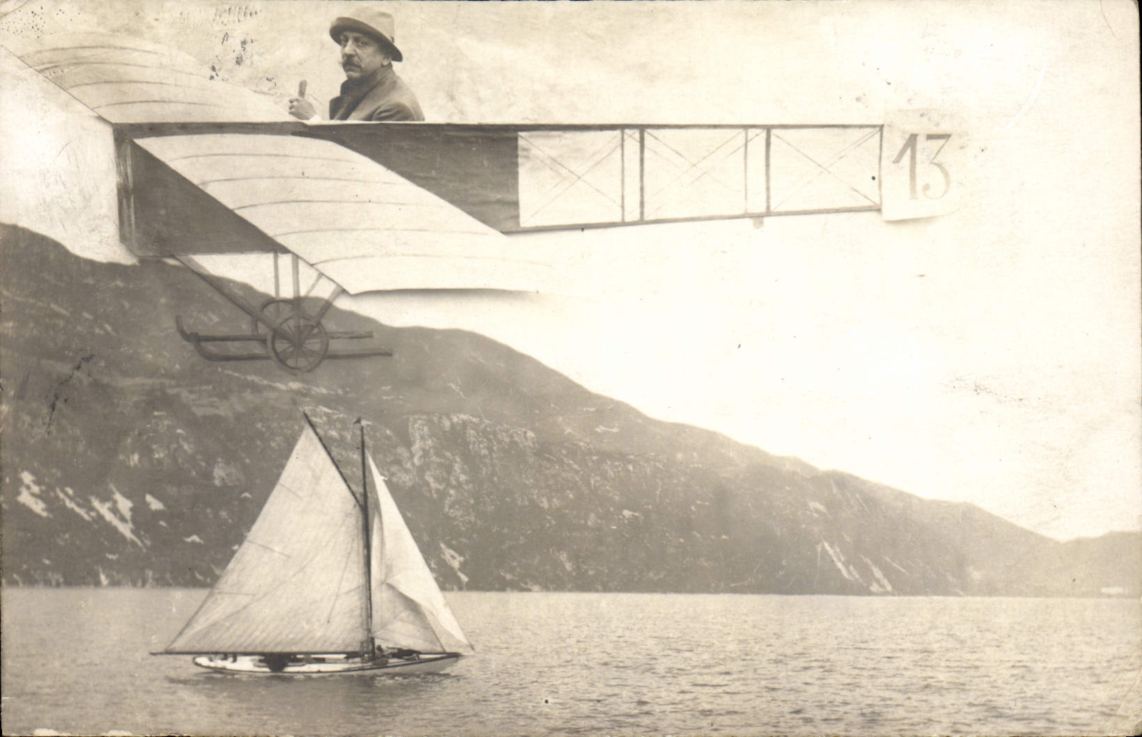CARTE PHOTO Fantaisie Avion Aviation Homme bateau Aix les Bains