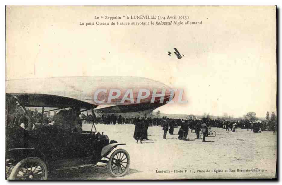 CPA Avion Aviation Dirigeable Zeppelin Luneville Le petit oiseau de France survolant le kolossal Aigle allemand 