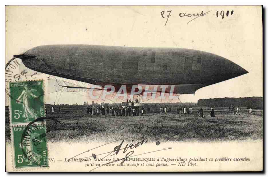 CPA Avion Aviation Dirigeable Zeppelin La Republique a l'appareillage 