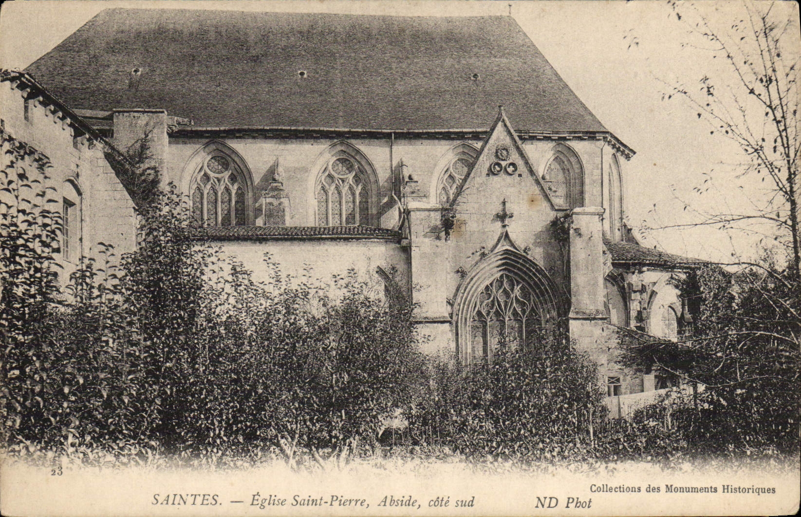CPA Saintes Eglise Saint Pierre Abside Cote Sud