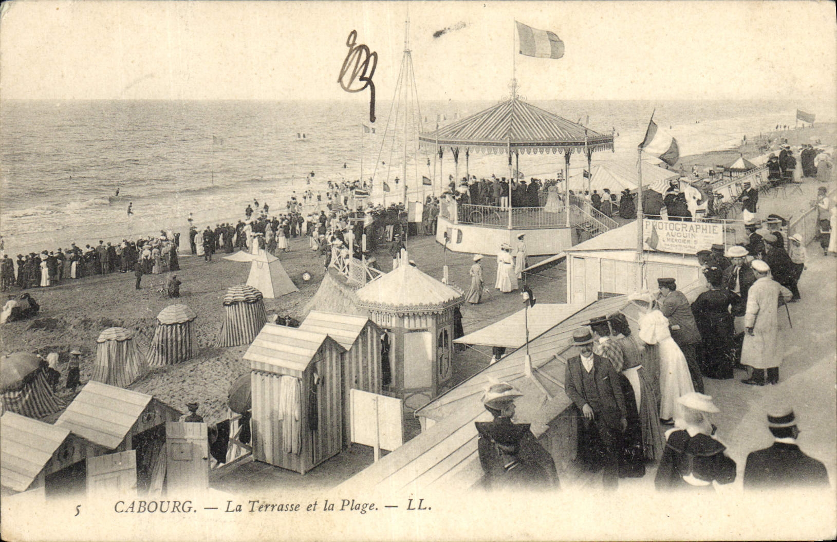 Antike Ansichtskarte Cabourg La Terrasse Et La Plage