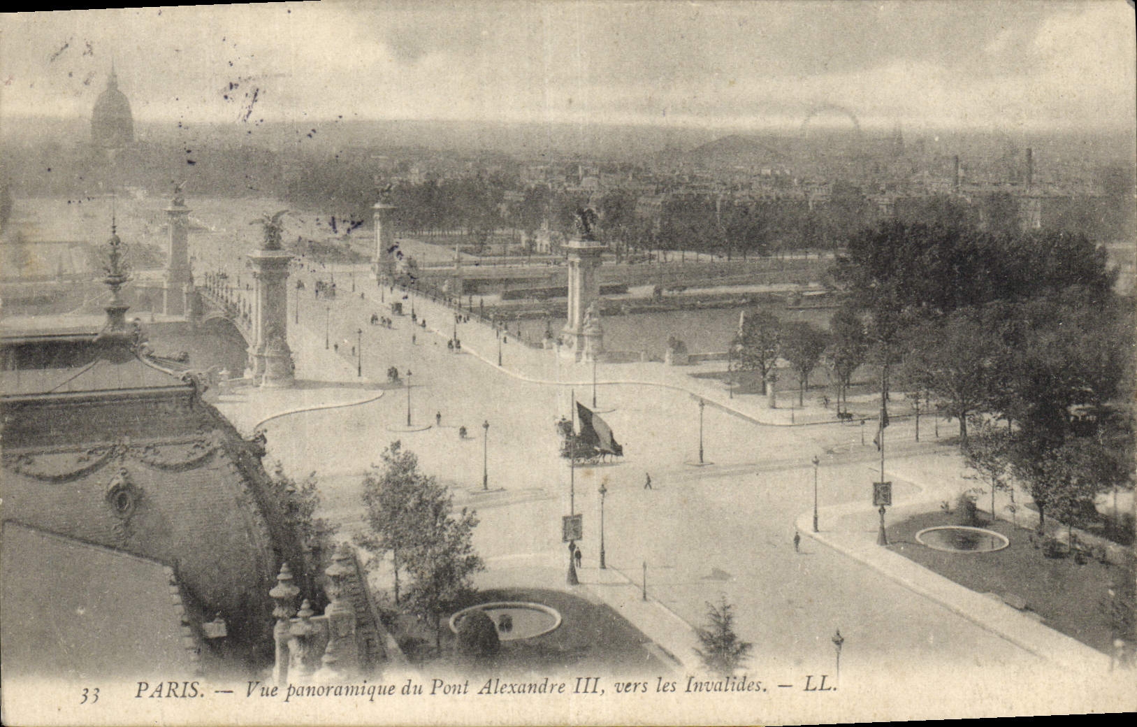 CPA Paris Vue Panoramique Du pont Alexandre III vers les Invalides 