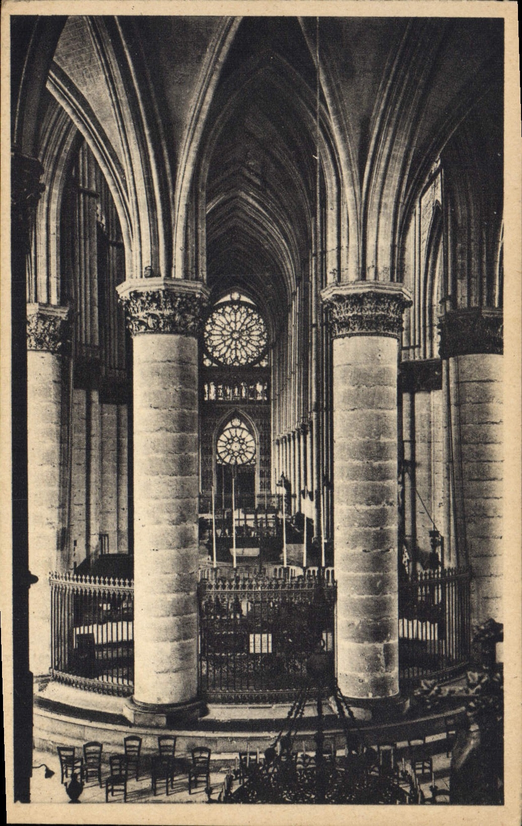Cathédrale de Reims — Vue intérieure — Edit. Reims-Cathédrale, place de la Cathédrale, Reims