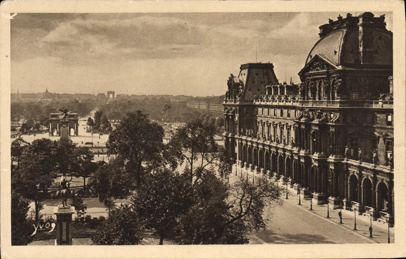 CPA Paris En Flanant Perspective Sur Les Tuileries Detail du Louvre