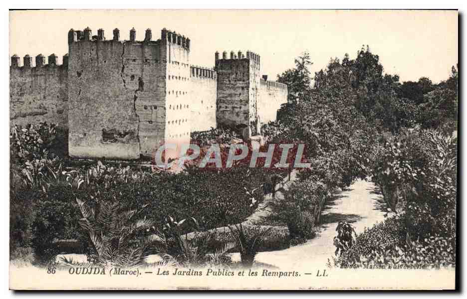 CPA Oudjda Les Jardins publics et les remparts 