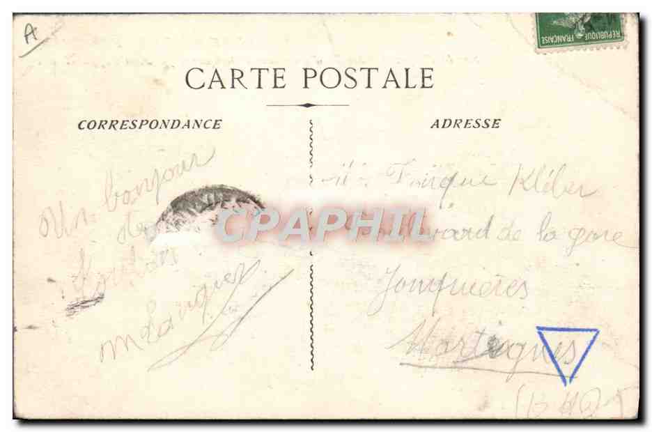 CPA Bateau Marine militaire Sur la plage Arriere d'un navire de guerre pendant l'appareillage — Verso