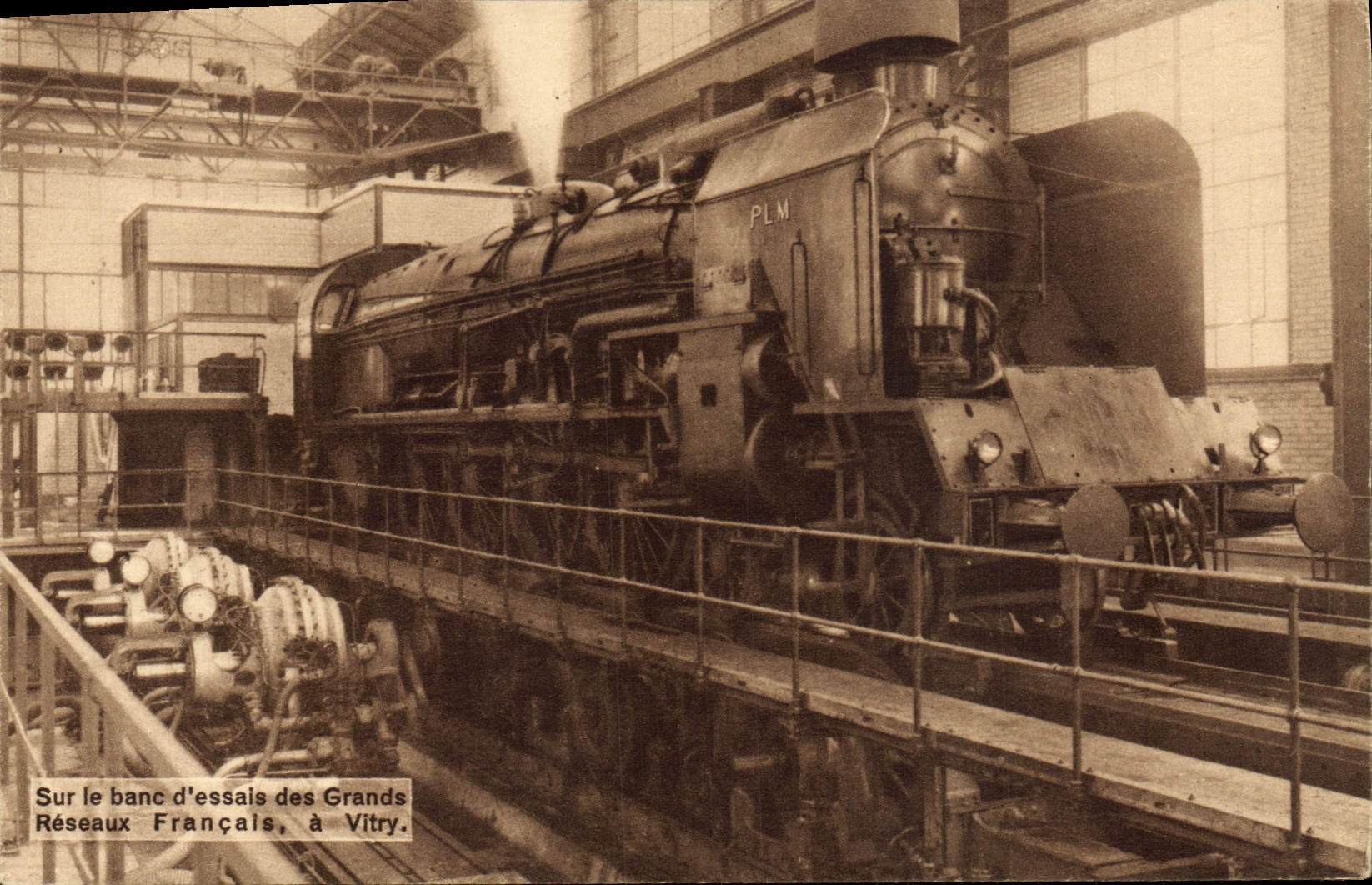 CPA Train Sur le banc d'essais des grands reseaux francais a Vitry 