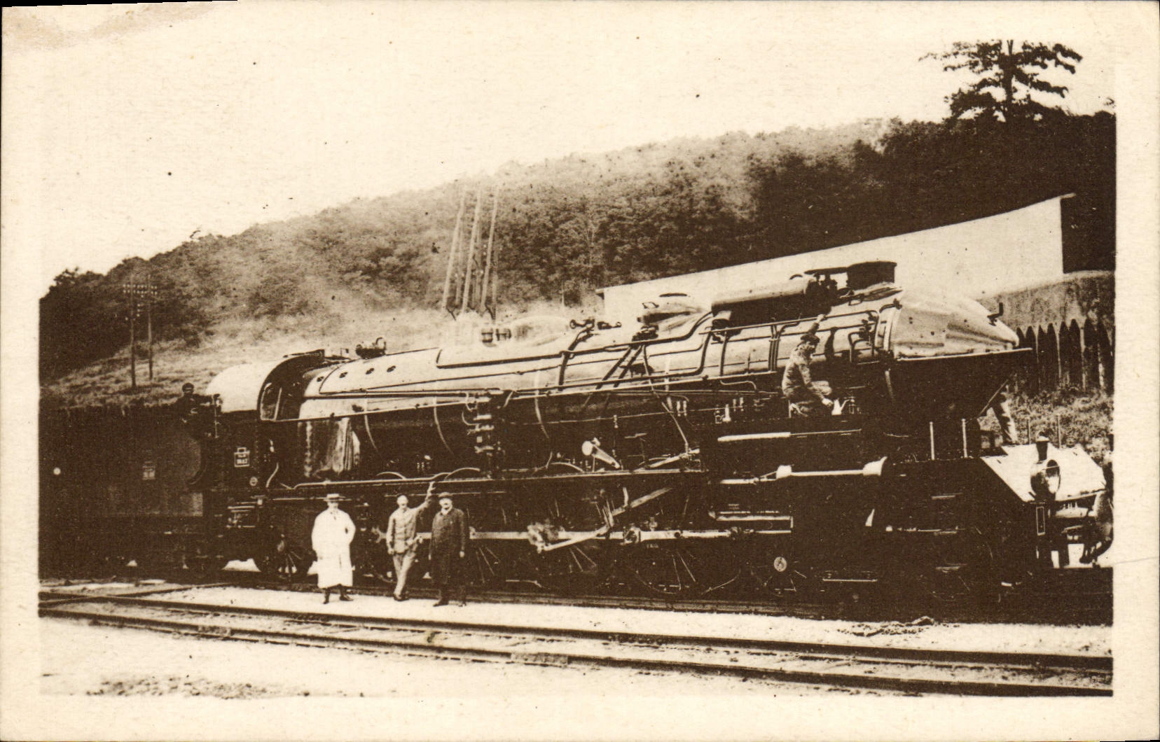 CPA Train Usines Du Creusot Moutain PLM sortant des etablissements Schneider
