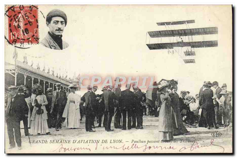 CPA Avion Aviation Grande semaine d'aviation de Lyon Paulhan passant devant les tribunes 