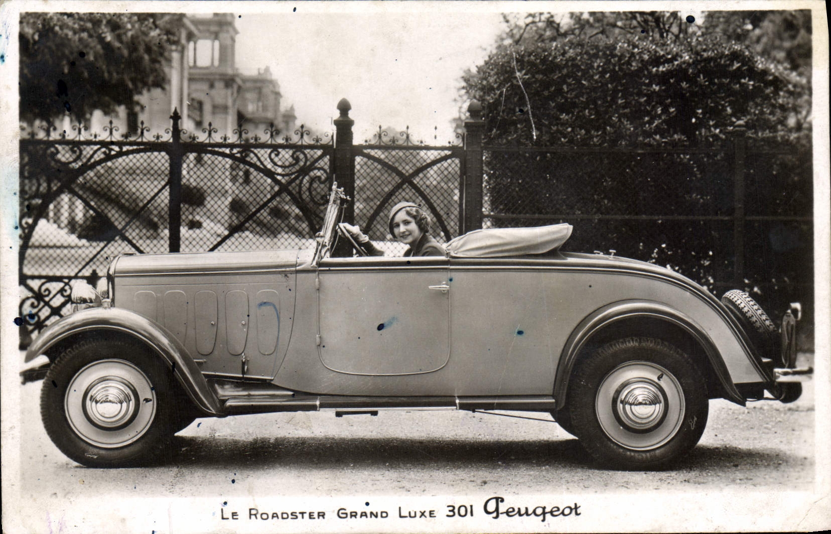 Le Roadster Grand Luxe 301 Peugeot — voiture de luxe des années 1930 — éditeur inconnu