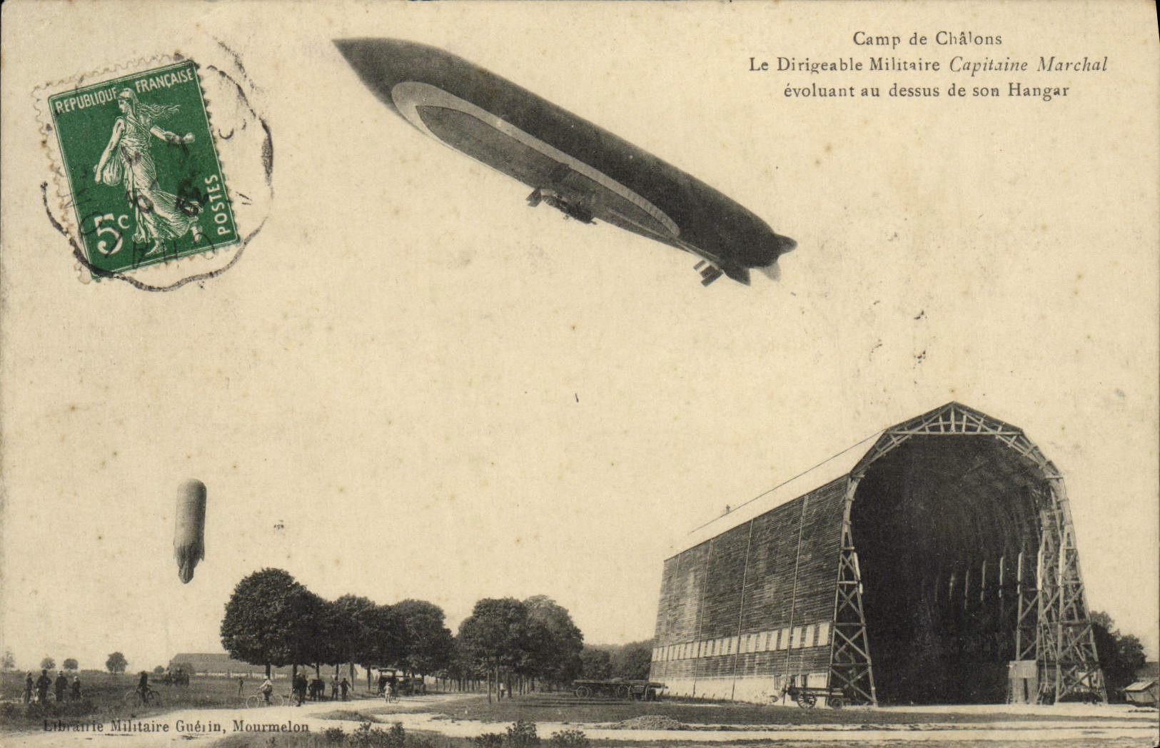CPA Avion Aviation Dirigeable Zeppelin Camp de Chalons Le dirigeable Militaire Capitaine Marchal evoluant 