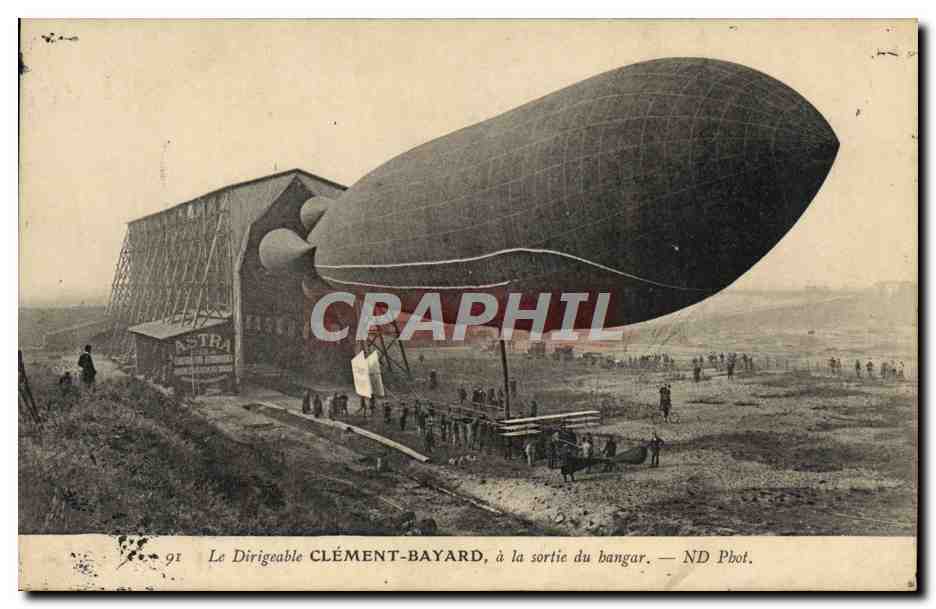 CPA Avion Aviation Dirigeable Zeppelin Clement Bayard a la sortie du hangar