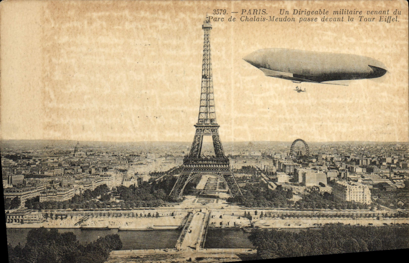CPA Avion Aviation Dirigeable Zeppelin Paris Un dirigeable militaire venant du parc de Chalais Meudon Tour Eiffel