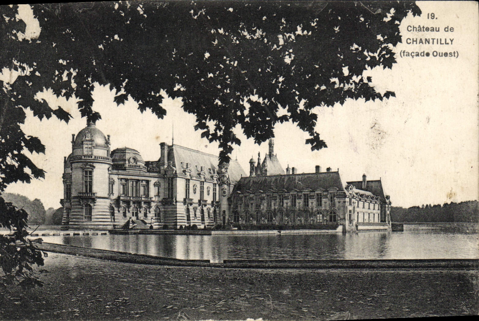Château de Chantilly — façade Ouest — A. Bourdier, Versailles, n°19