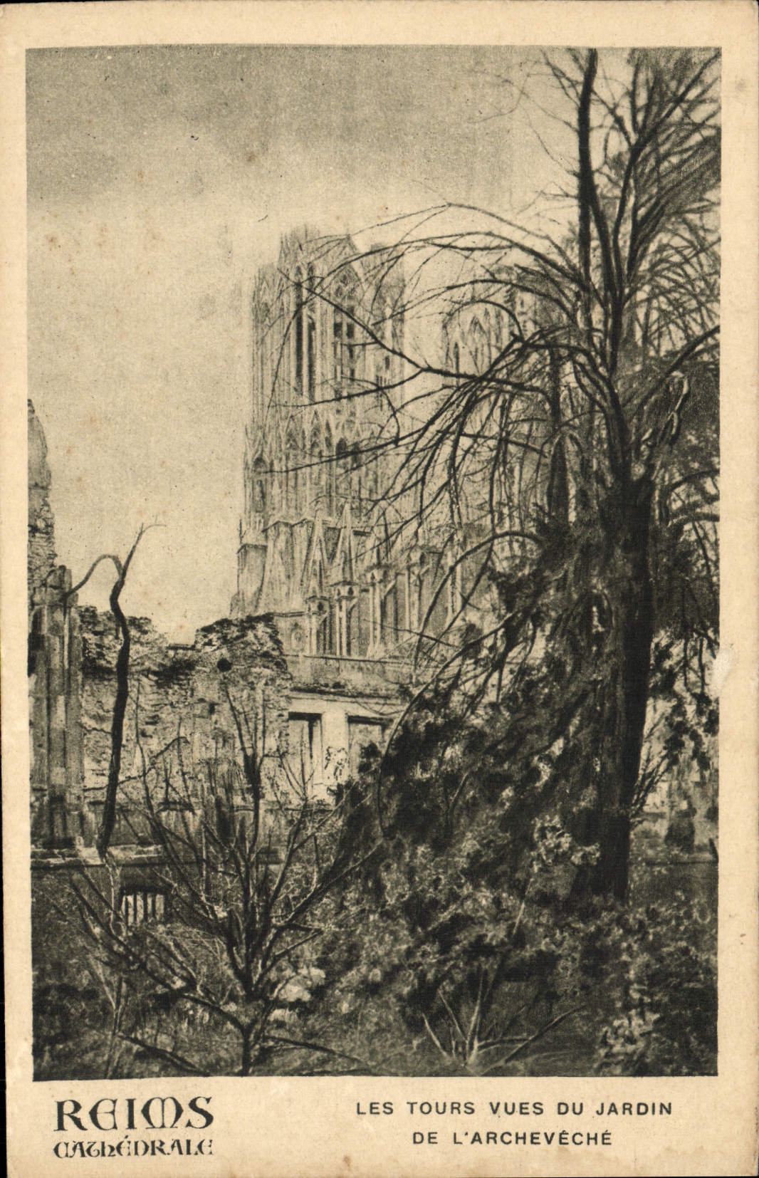 Reims - Cathédrale — Les tours vues du jardin de l'archevêché — Éditeur CPAPHIL, N°916