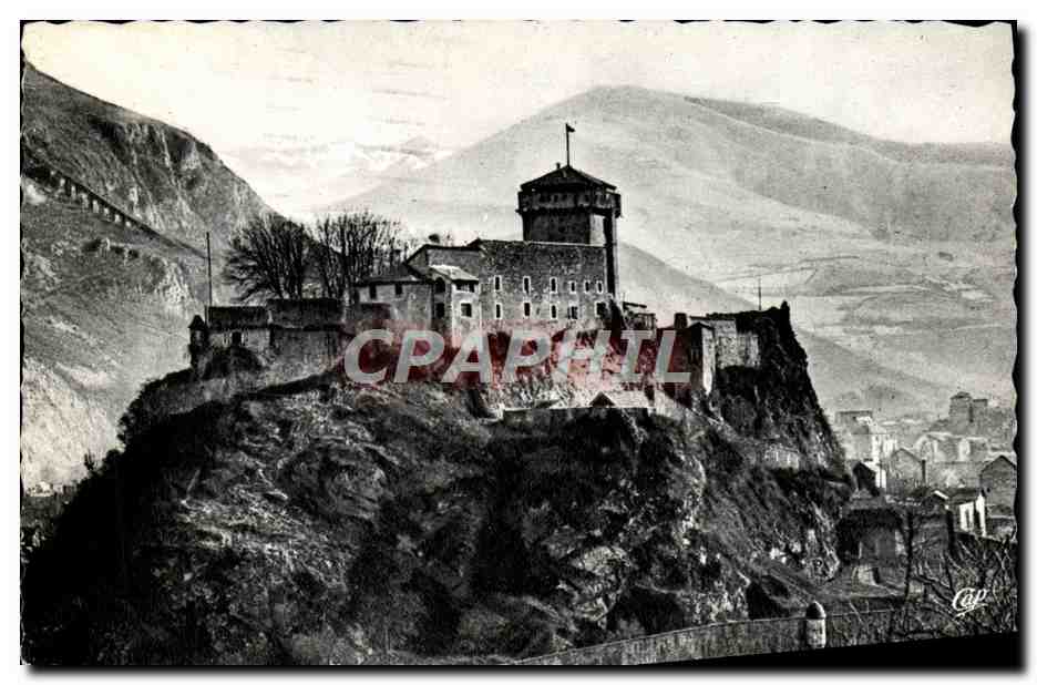 CPM Lourdes Le Chateau Fort