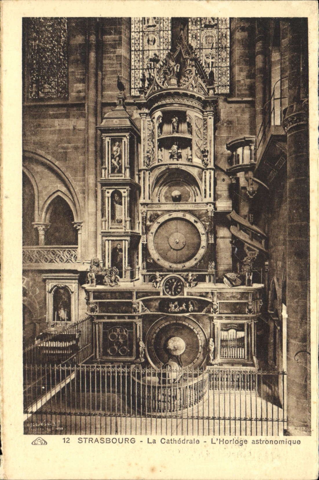 CPA Strasbourg La Cathedrale L Horloge Astronomique