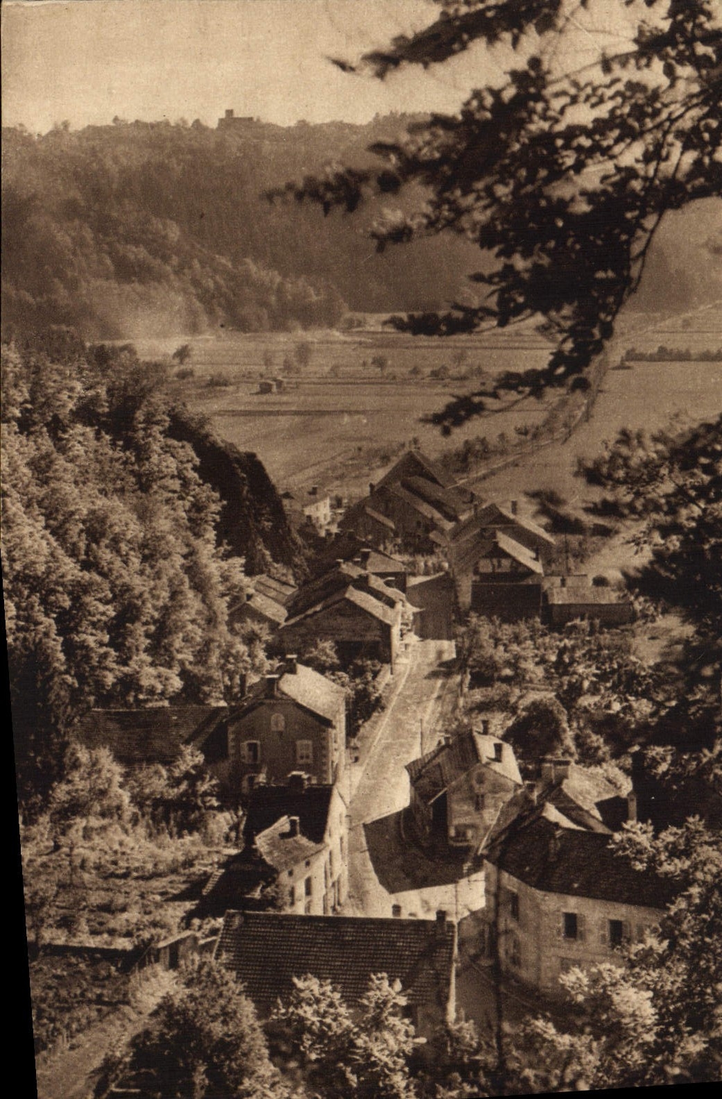 CPA Faucogney Le Magny Sur Le Sommet De La Montagne Eglise Saint Martin