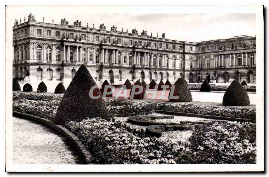 CPM Versailles Facade Sur Le parc Les parterres 