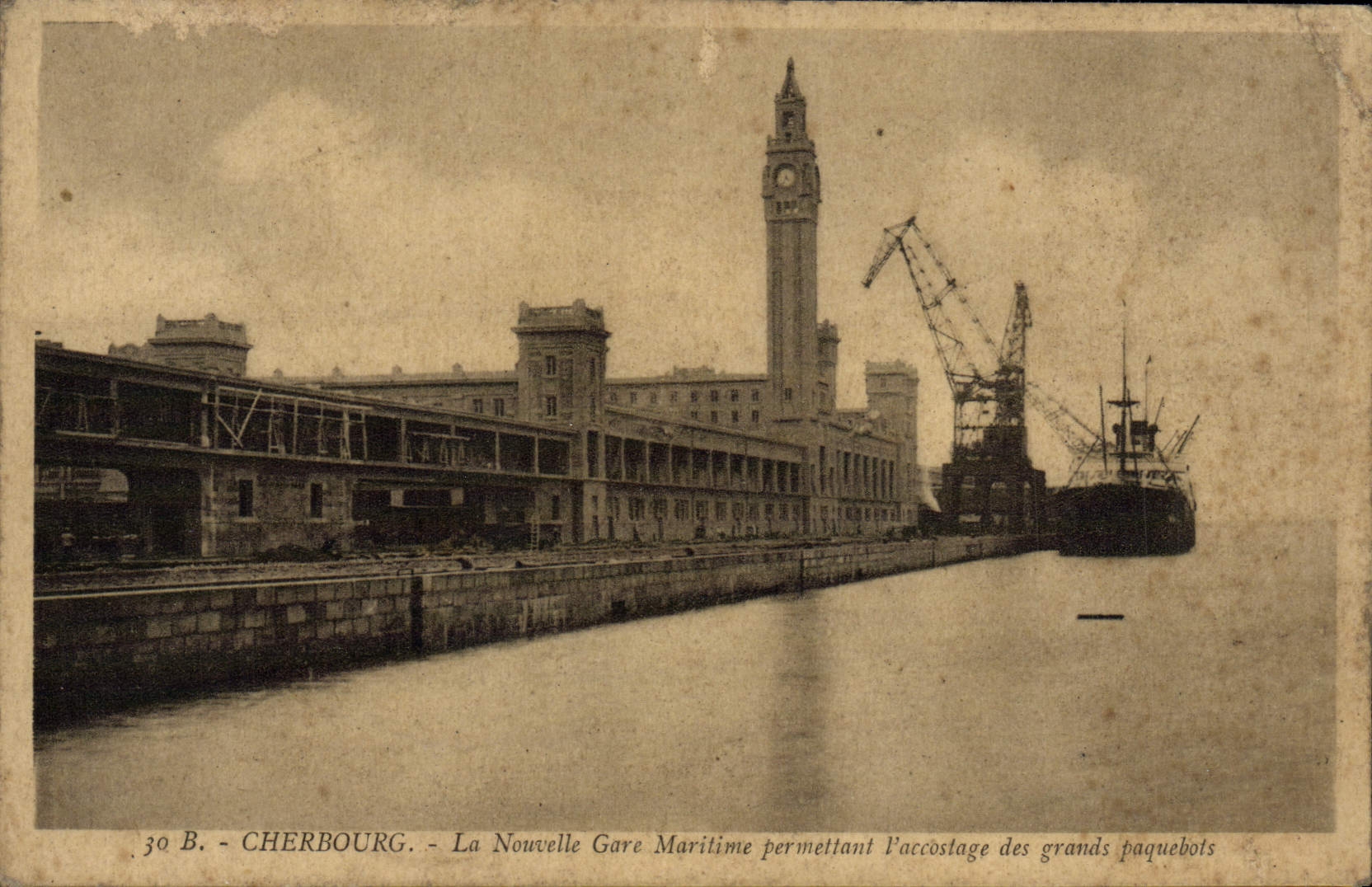 CPA Cherboug La Nouvelle Gare Maritine Permettant l'accostage des Grands Paquebots