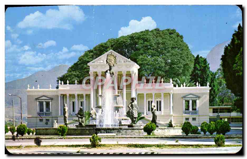 Fontaine des Sept Régions à l'École de Médecine à Oaxaca — Éditeur: Tarjeta Postal 'Vistacolor', n° 379