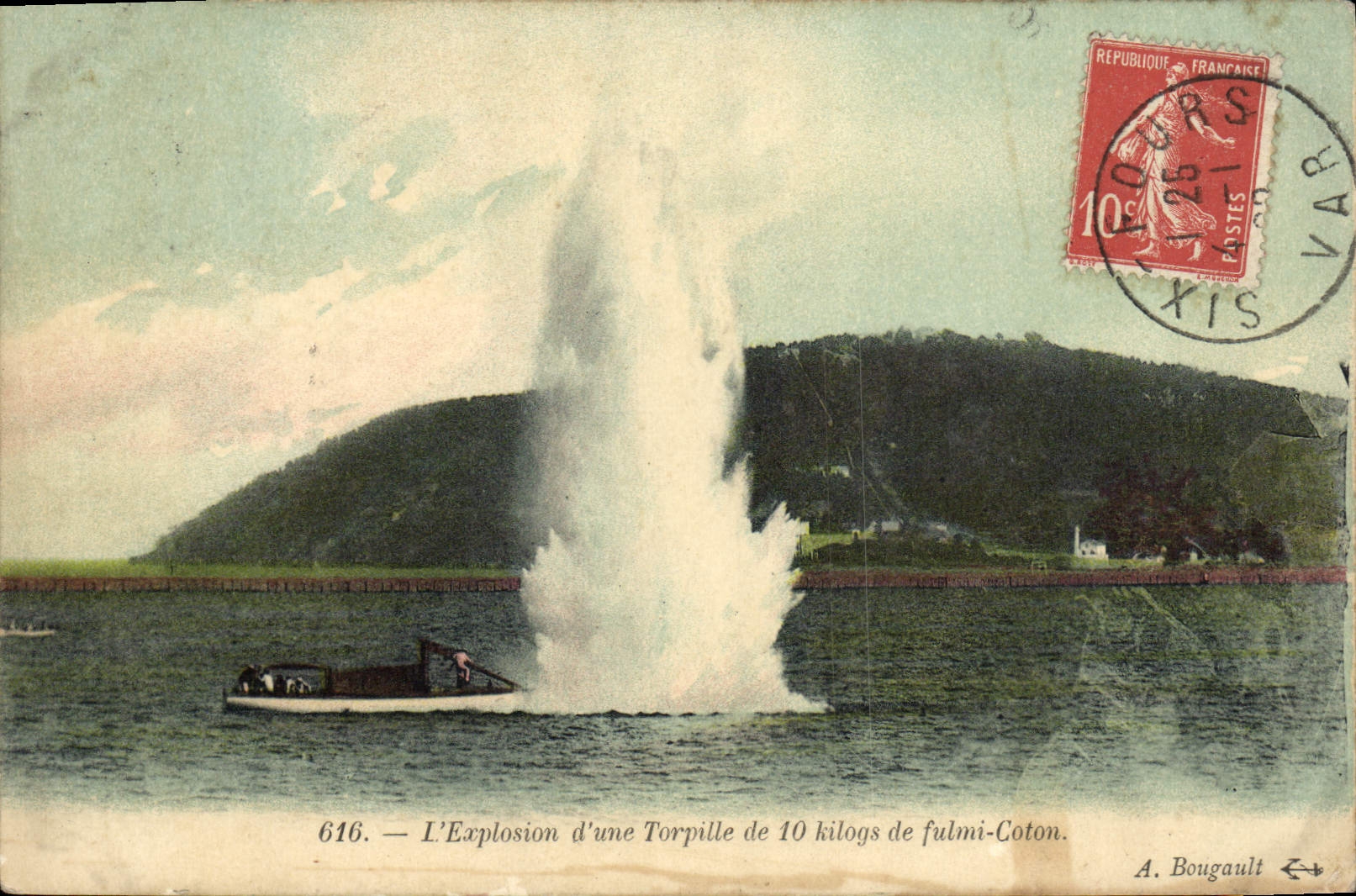 CPA Bateau de guerre Explosion d'une torpille de 10 kgs de fulmi coton 