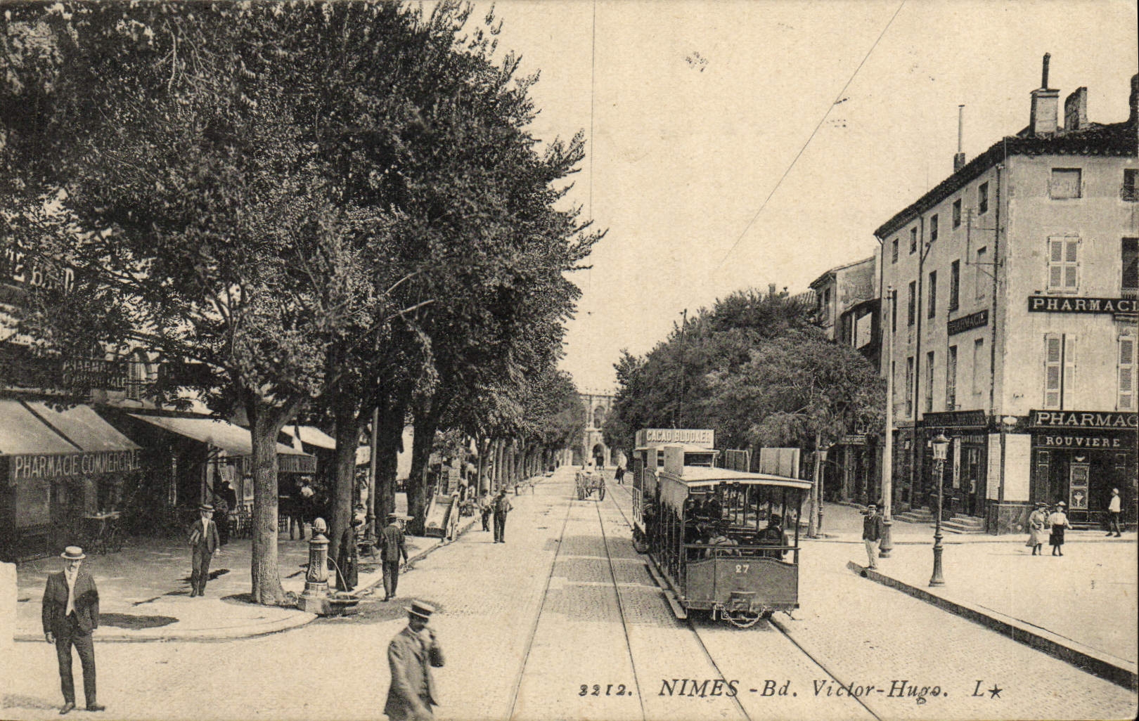 CPA Nimes Bd Victor Hugo Tramway