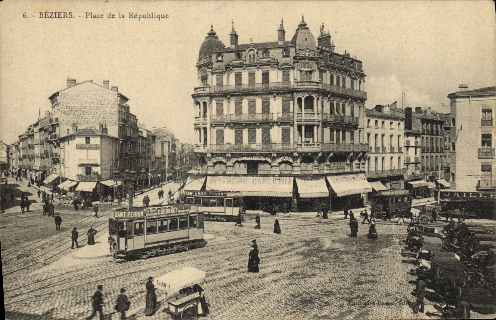 CPA Beziers Place de la Republique Tramway