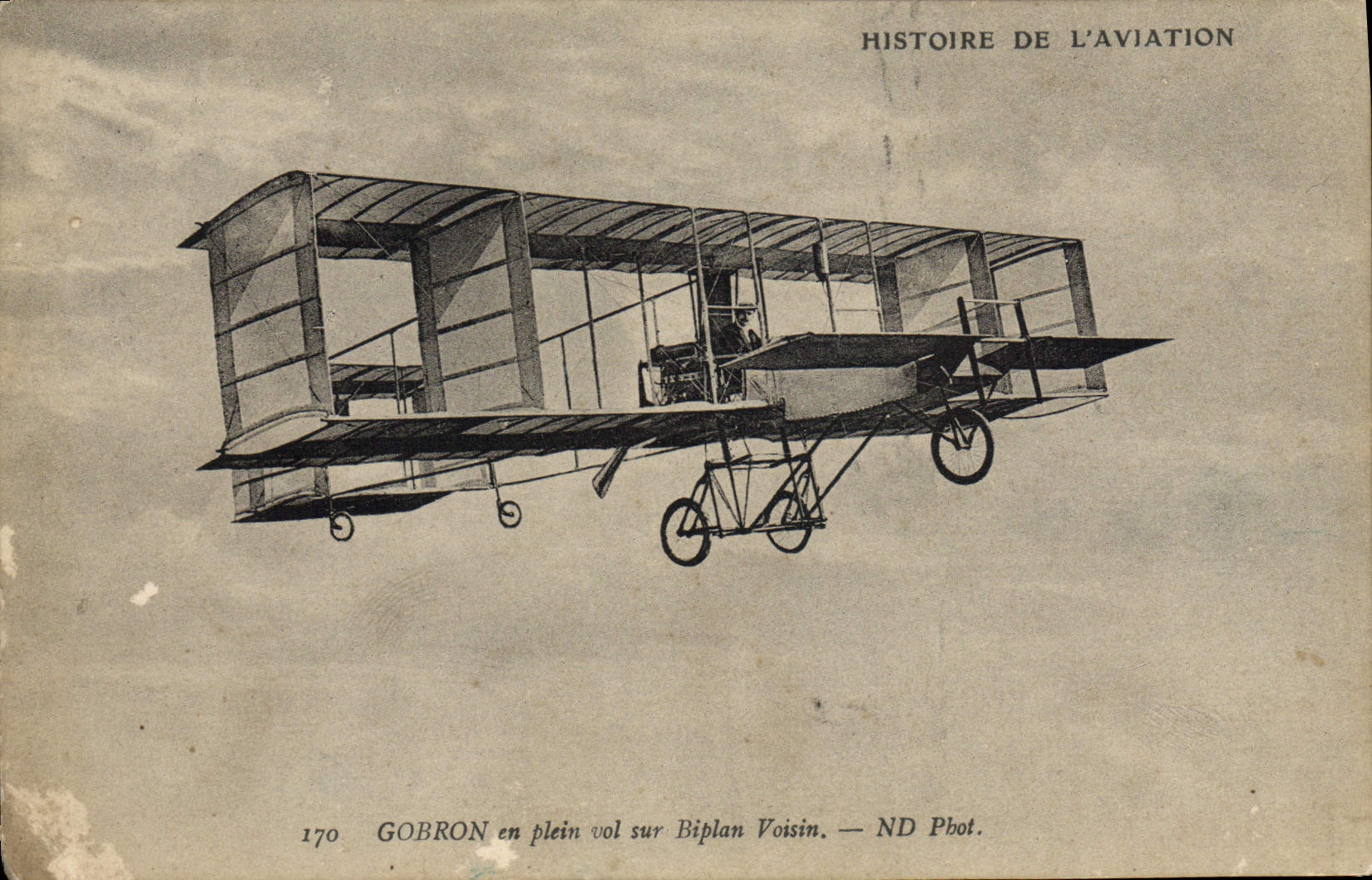 CPA Avion Aviation Gobron en plein vol sur biplan Voisin