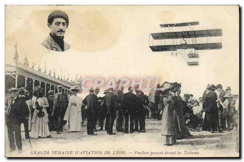 CPA Avion Aviation Grande semaine d'aviation de Lyon Paulhan passant devant les tribunes