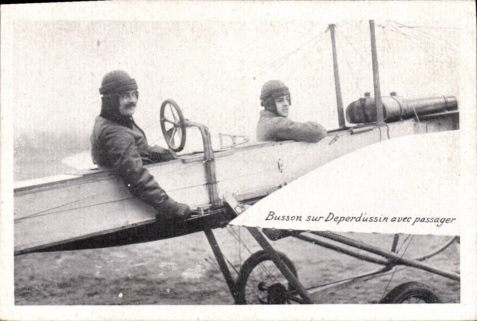 CPA Avion Aviation Busson sur Deperdusssin avec passager 
