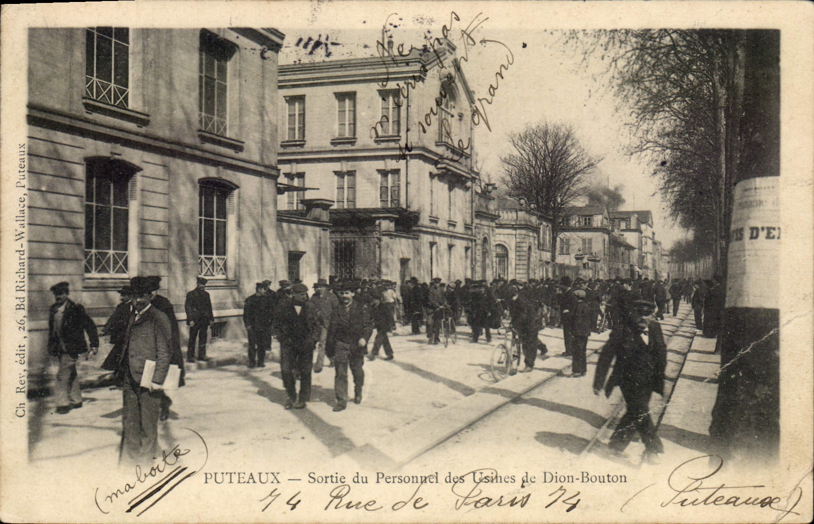 CPA Automobile Puteaux Sortie du personnel des usines de Dion Bouton 