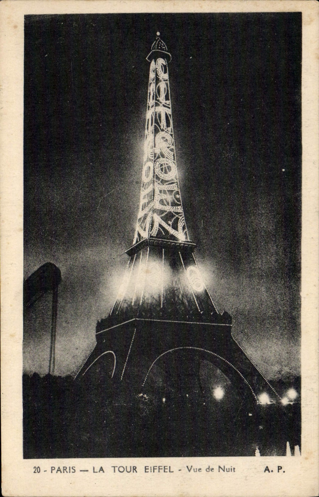 CPA Automobile Paris La Tour Eiffel Vue de nuit Citroen 