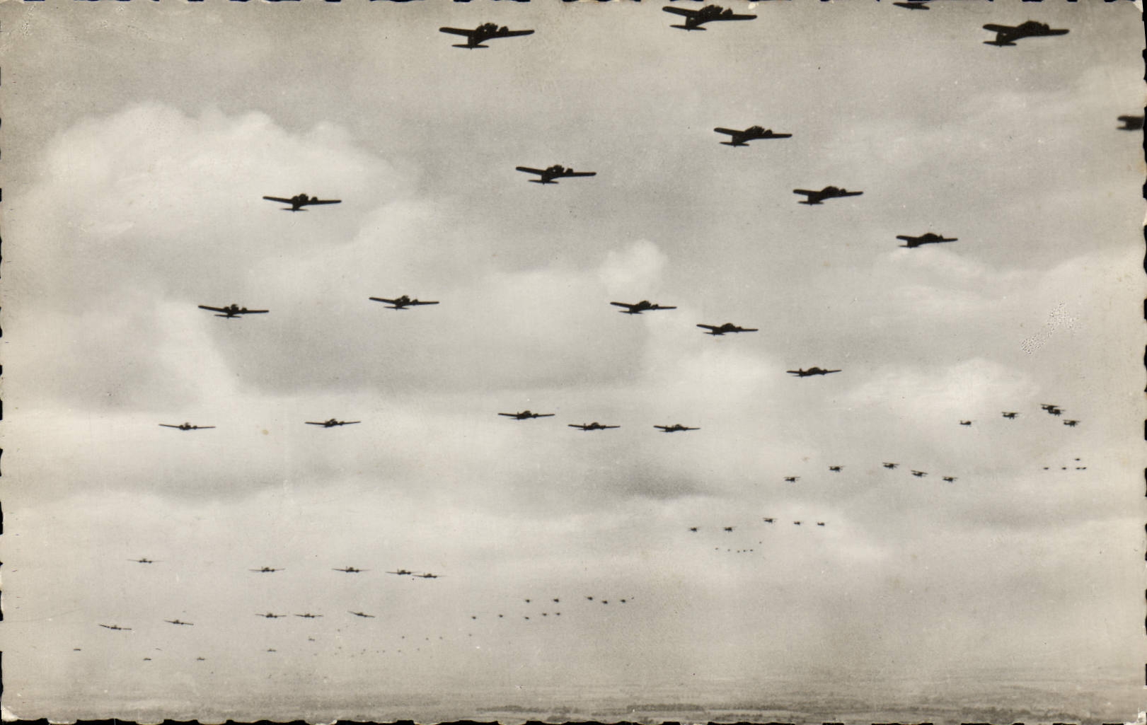 CPM Avion Aviation 260 avions de la Royal Air Force arrivant au front