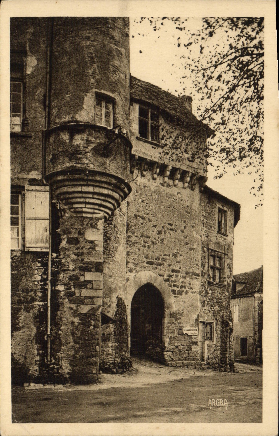 CPA Carennac Entree Fortifiee Du Prieure Doyenne