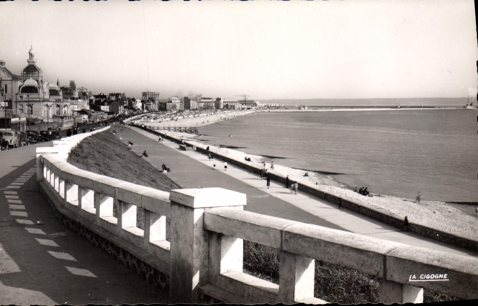 CPM Le Havre Promenade De La Plage 