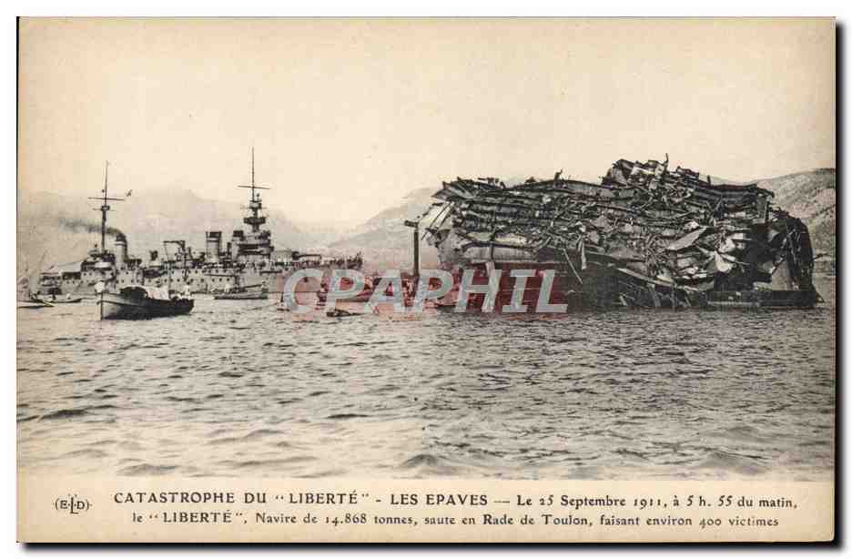 CPA Bateau de guerre Catastrophe du cuirasse Liberte 