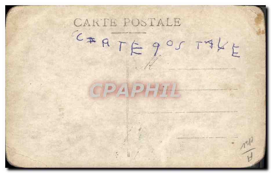Trois hommes dans une voiture ancienne — éditeur inconnu, n° de série non visible — Verso