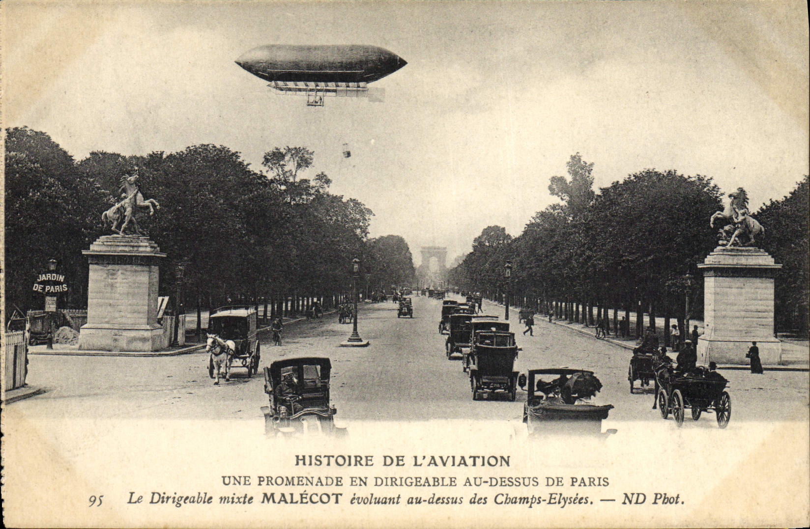 CPA Avion Aviation Zeppelin Dirigeable Malecot au dessus des Champs Elysees Paris 
