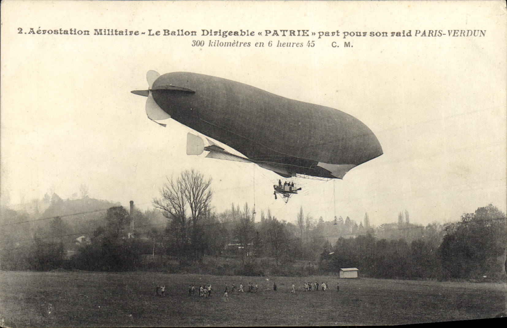 CPA Avion Aviation Zeppelin Dirigeable Patrie part pour son raid Paris Verdun 