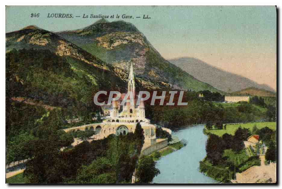 CPA Lourdes La Basilique Et Le Gave